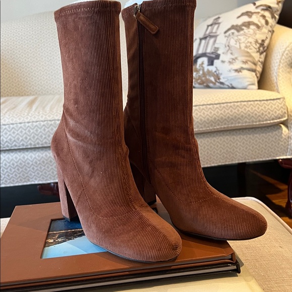 Shoes - Nine West Stretch Brown Corduroy Ankle BootsSz 8